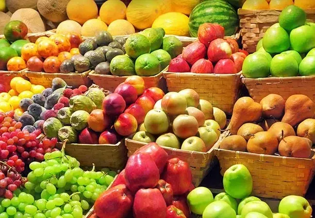 Fresh fruits and vegetables by using ethylene absorber sachets
