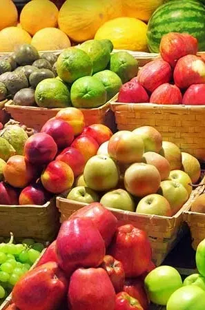 Fresh fruits and vegetables by using ethylene absorber sachets